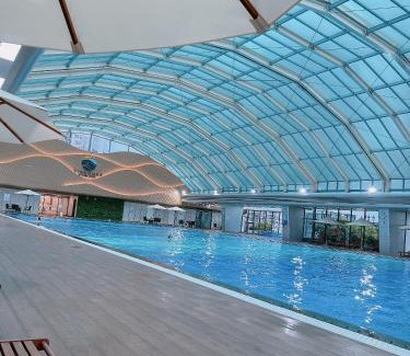 Gia Lam Apartment | Vinhomes Oceanpark: Guest Rated 10/10, Pet Friendly Retreat
