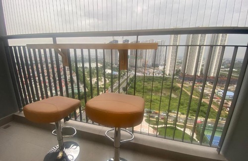 Tu Liem Apartment | Pet-Friendly Bliss at Vinhomes Smart City - Top Rated Stay