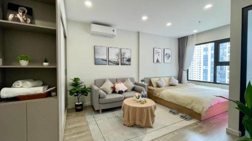 Tu Liem Apartment | Vinhomes Smart City: Top-Rated Retreat with All Amenities