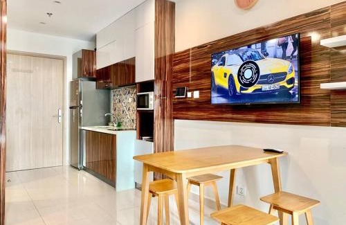 District 9 Apartment | Charming Vinhomes Studio Apartment with Scenic Park View