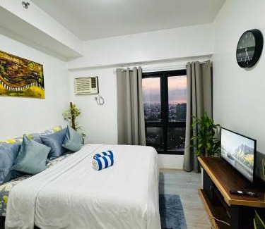 Phil-Am Apartment | Trendy Vinia Infinity Studio: WiFi, Netflix & Pool Access
