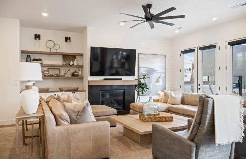 St. George House | Experience Vinnie's Beach House: Family-Friendly Retreat