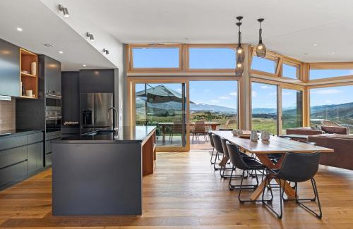 Bannockburn House | Relaxing Retreat at Vino and Views - Bannockburn Holiday Home
