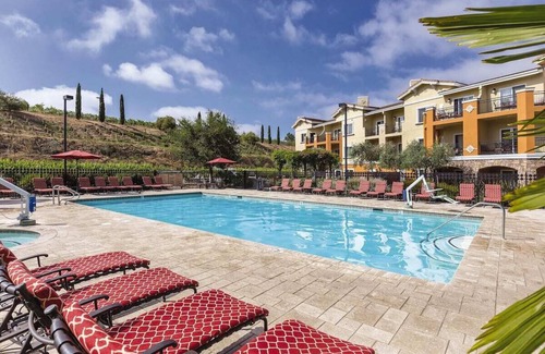 Napa Apartment | Vino Bello: Comfortable Double Beds & Free Shuttle Service