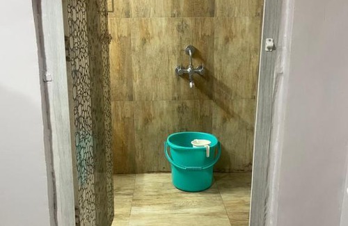 Vadapalani Apartment | Cozy Vinoth Home Stay with Pet & Child-Friendly Amenities