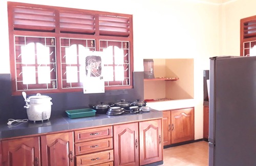 Ambalangoda Villa | Cozy Vinses Villa with Kitchen in Hikkawaha, Ideal for Budget Travelers