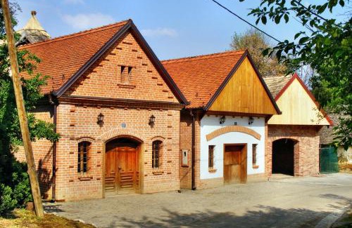 Knezevi Vinogradi House | Cozy Retreat at Ruralna Kuća Za Odmor Zajec - Pet Friendly
