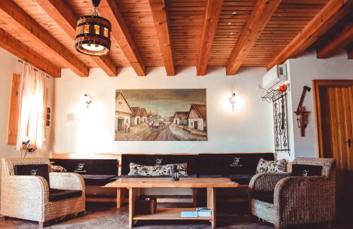 Knezevi Vinogradi House | Cozy Retreat at Ruralna Kuća Za Odmor Zajec - Pet Friendly