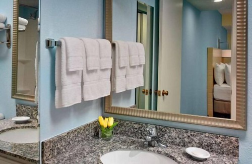 Sandy Springs Resort | Cozy Atlanta Retreat with Free Breakfast & Pet-Friendly Stay!
