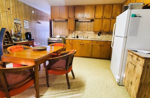 Morgan Cabin | Lake Whitney Vintage Retreat: Ideal for Relaxation & Adventure