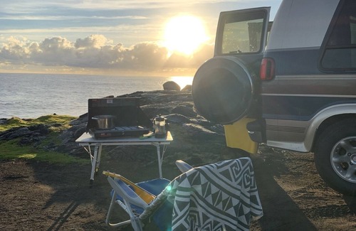 Hilo House | Cozy Vintage Campervan with Good Vibes - Pet Friendly Stay