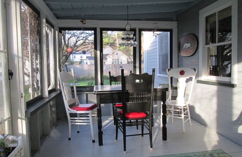Ogunquit Cottage | Timeless Elegance with Oceanfront Amenities Await You