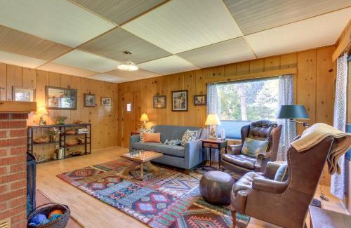 Walterville House | Charming Cottage by Leaburg Canal with Family-Friendly Yard