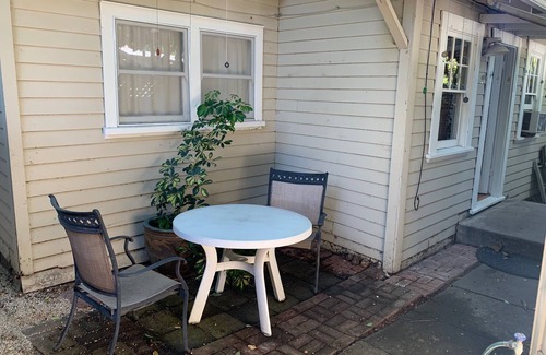 Old North Davis Cottage | Charming Vintage Cottage in the Heart of Downtown Davis