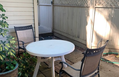 Old North Davis Cottage | Charming Vintage Cottage in the Heart of Downtown Davis
