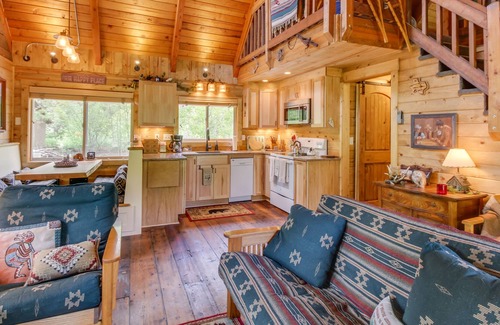 Cle Elum Cabin | Charming Dog-Friendly Riverfront Cabin Near Scenic Lake