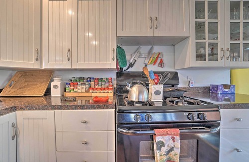 Cambridge Springs House | Charming Vintage Farmhouse Near Mount Pleasant Ski Resort