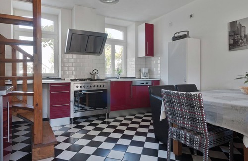 Bemelen House | Vintage Farmhouse in Bemelen with Forest near