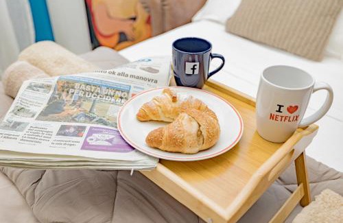 Lazzaretto Apartment | Timeless Vintage Gem - 8 Min Walk to Duomo, Free Parking