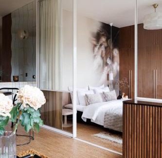 Meilahti Apartment | Elegance Awaits in the Vintage Glamour Suite - 4 Stars