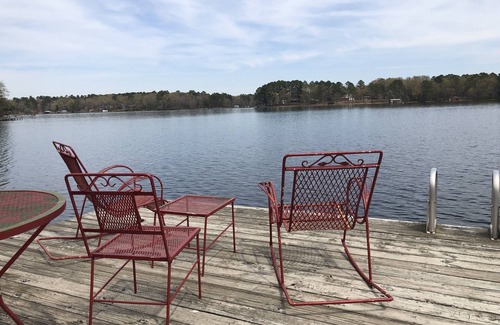 Hawkins Cottage | Experience Vintage Lakefront Cottage with Private Dock & Kayaks