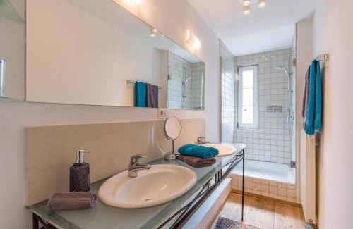Hopfgarten Markt Apartment | Vintage Loft: Guest Rated 9.5/10 with Family-Friendly Dining
