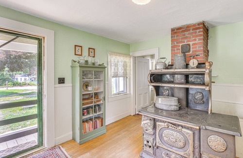 Milbridge House | Vintage Milbridge Vacation Rental ~ 6 Mi to Ocean!