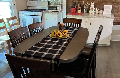 West Point House | Stylish & Modern Comfort at Wards @ Waverly - 10/10 Rated