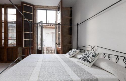 Ribadavia Apartment | Cozy Vintage Ribadavia: Pet-Friendly Family Retreat