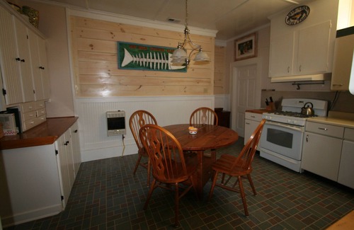 Okatie Cottage | Riverfront Vintage Cottage: Pet-Friendly & Family Approved