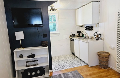 Mullan Apartment | Vintage Riverside Motel Apt #6