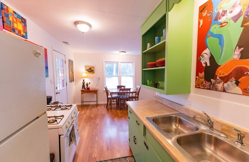 Lee's Summit Apartment | Vintage Space: Steps from Downtown Lee Summit, Family Friendly