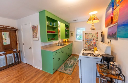 Lee's Summit Apartment | Vintage Space: Steps from Downtown Lee Summit, Family Friendly