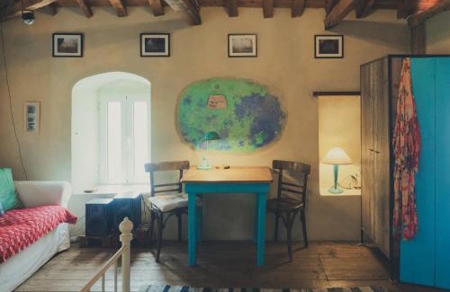 Zarakas Ski Chalet | Cozy Vintage Country Cottage in Richea - Pet & Child Friendly