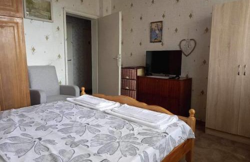 Sliven Apartment | Family-Friendly Vintage Vibes in a Peaceful Location