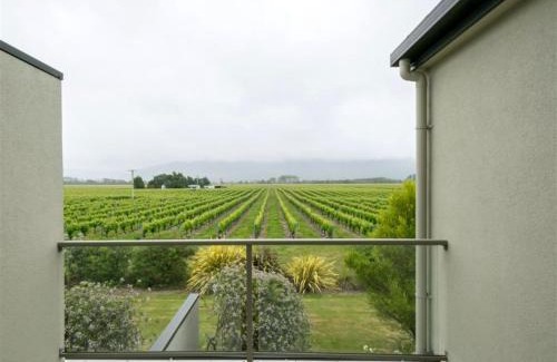 Renwick Resort | Vintners Retreat: 5-Star Oceanfront Escape with Pool