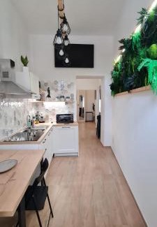 Ercolano Apartment | Pet-Friendly Retreat at Viola Casa Vacanze - Rated 9.7/10