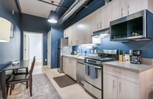 Belmont Hotel | Top-Rated Violet Suites PDX: Spa & Family-Friendly Stay