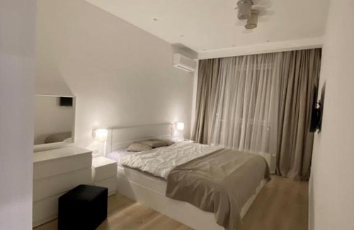 Jasienow Apartment | Elegant VIP Apartment in Odessa, Rated 9.6/10 by Guests