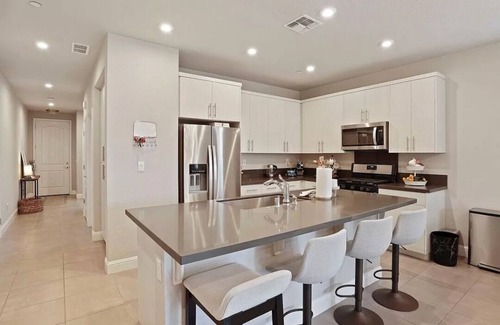 Lodi House | Experience VIP Class One with Spa and Family-Friendly Amenities