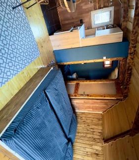 Rakhiv House | Top-Rated Stay at VIP-Domyk with Hot Tub & Breakfast