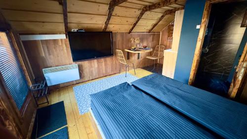 Rakhiv House | Top-Rated Stay at VIP-Domyk with Hot Tub & Breakfast