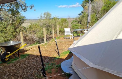 Glossop Other | Unique VIP Glamping Experience in Riverland's Heart