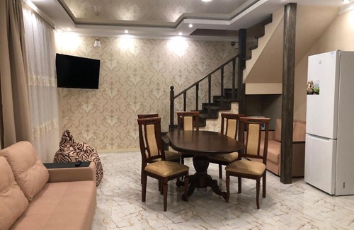 Khasanya House | Elite Retreat at VIP Home on Prospekt Lenina - Top Rated!
