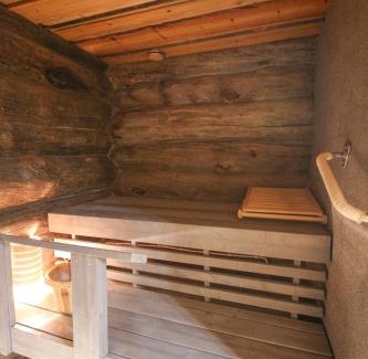 Lampivaara Apartment | Elegant VIP Luostonkehto: Ocean View & Spa Bliss