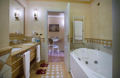 Lonato del Garda Hotel | Relaxing Oceanfront Stay at Vip's Motel & Spa, 4 Stars
