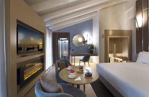 Lonato del Garda Hotel | Experience Vip's Motel: 4-Star Spa & Family-Friendly Stay