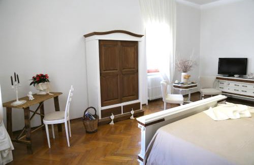 Squinzano Bed & Breakfast | Virò House: Pet-Friendly Retreat with Breakfast Included