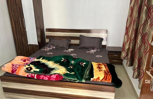 Faizabad Apartment | Viraj Cottage 2 bhk AC Free WiFi & Parking Near Ram Mandir