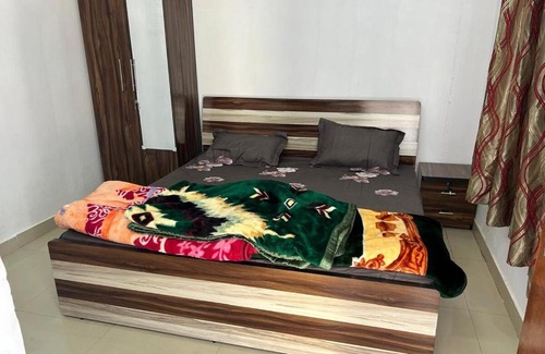 Faizabad Apartment | Viraj Cottage 2 bhk AC Free WiFi & Parking Near Ram Mandir
